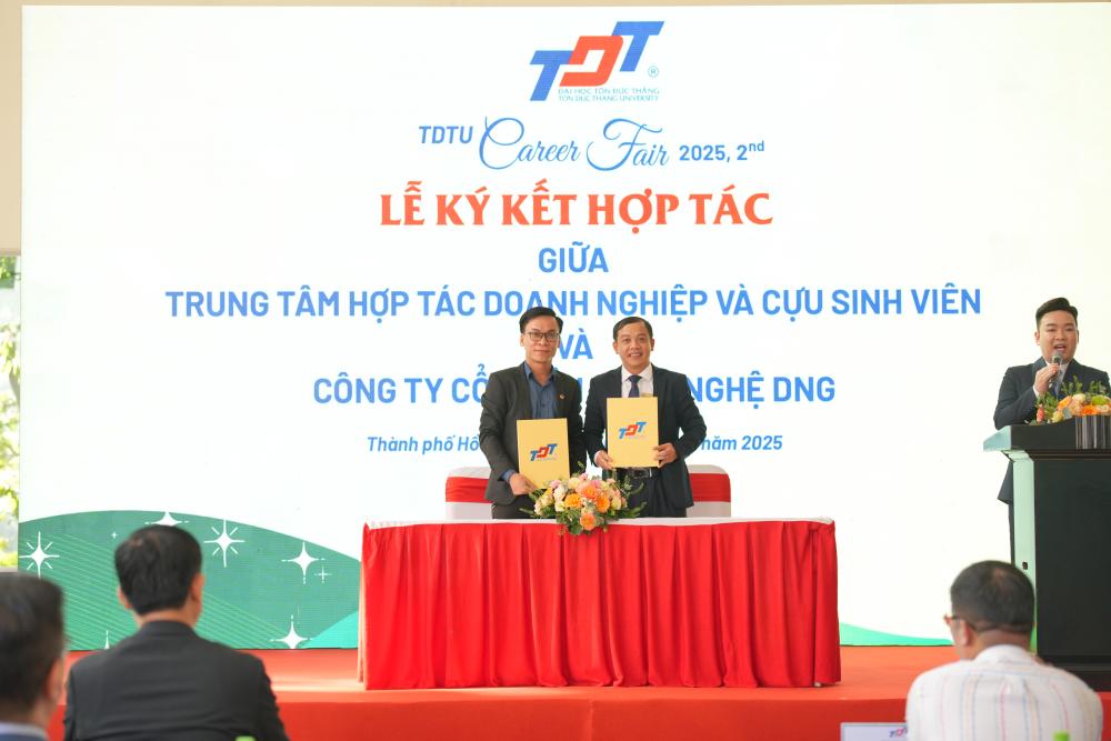 Các đơn vị TDTU ký kết hợp tác cùng doanh nghiệp tại Ngày hội