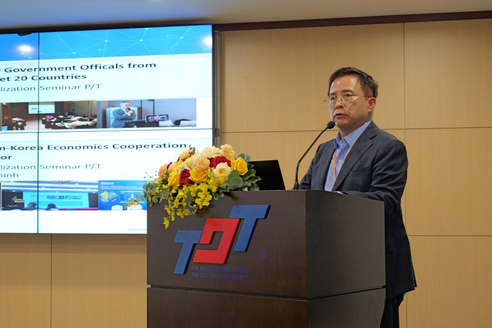 Một số hình ảnh tại các phiên thảo luận chuyên đề