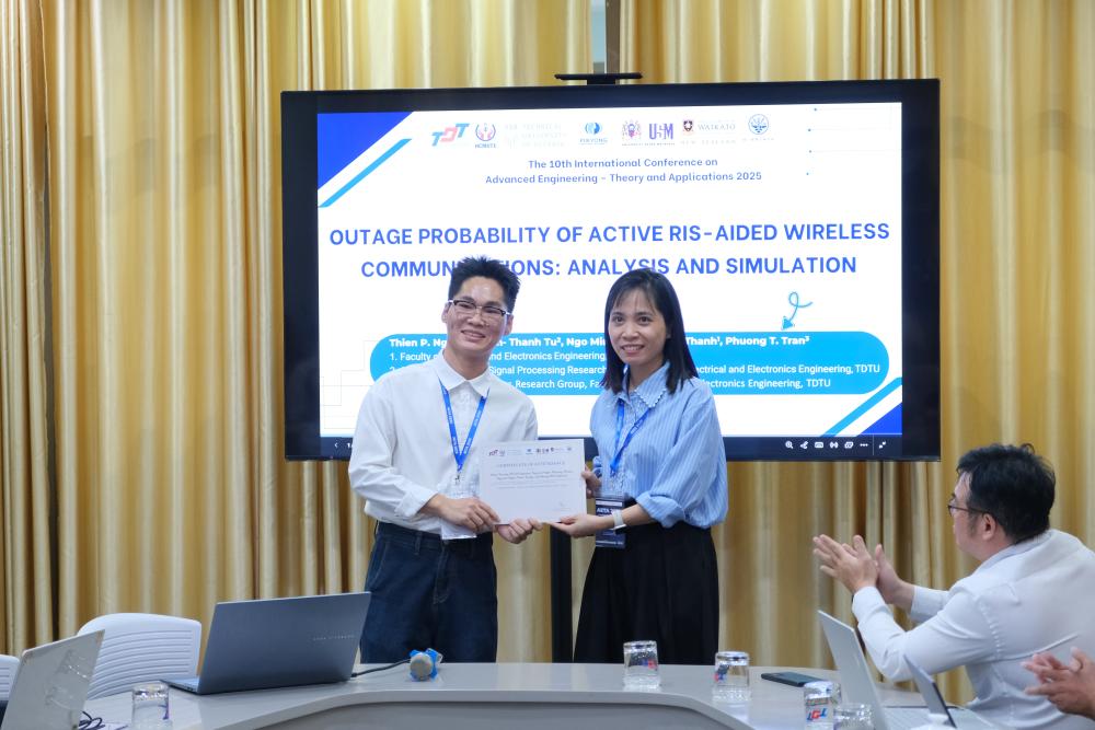 Một số hình ảnh tại các phiên thảo luận chuyên đề