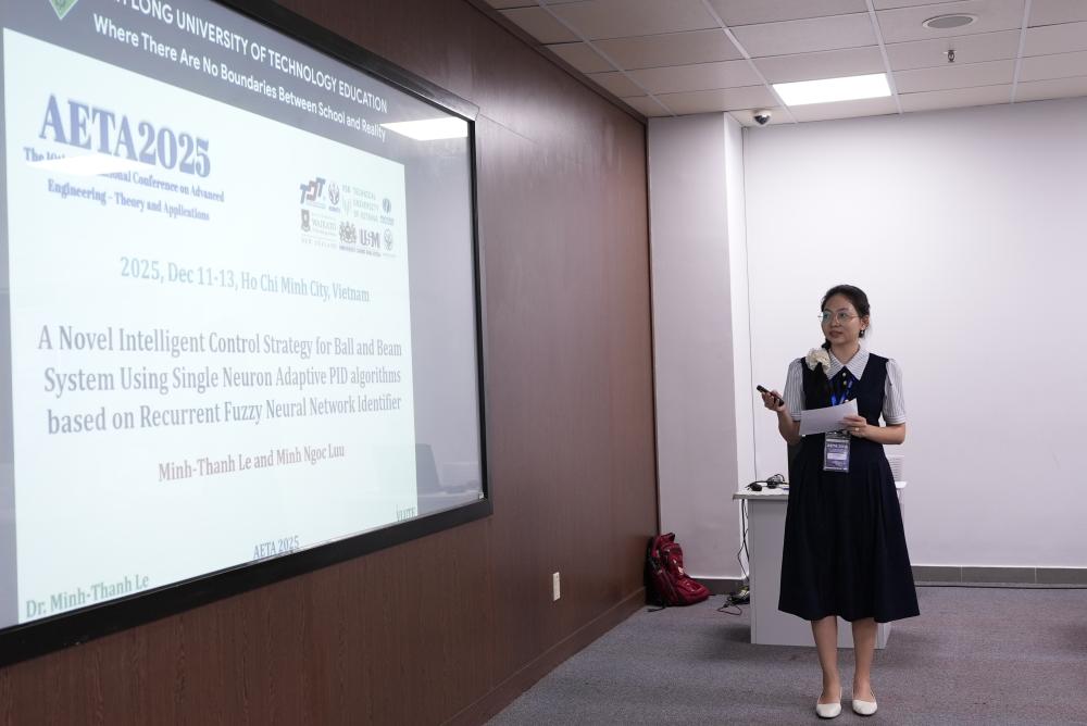 Một số hình ảnh tại các phiên thảo luận chuyên đề