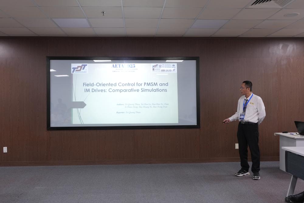 Một số hình ảnh tại các phiên thảo luận chuyên đề