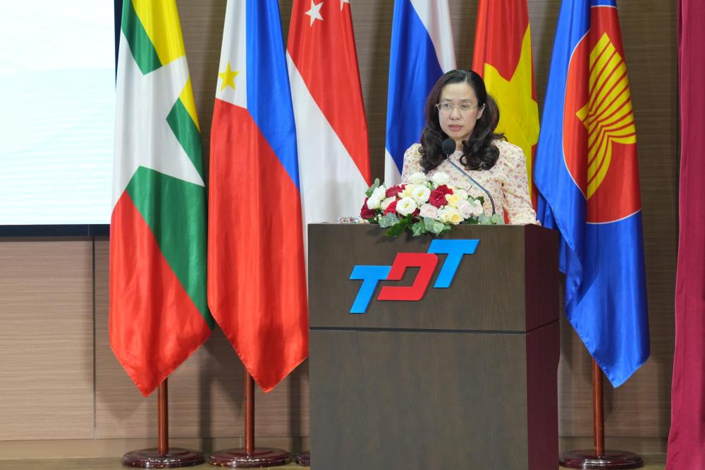 TS. Đồng Sĩ Thiên Châu – Phó Hiệu trưởng Nhà trường phát biểu trong Lễ khai mạc