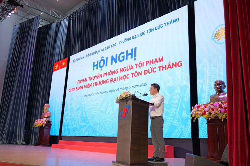 Đồng chí Nguyễn Xuân An Việt – Phó Vụ trưởng Vụ Học sinh, Sinh viên - Bộ GD&ĐT phát biểu khai mạc Hội nghị