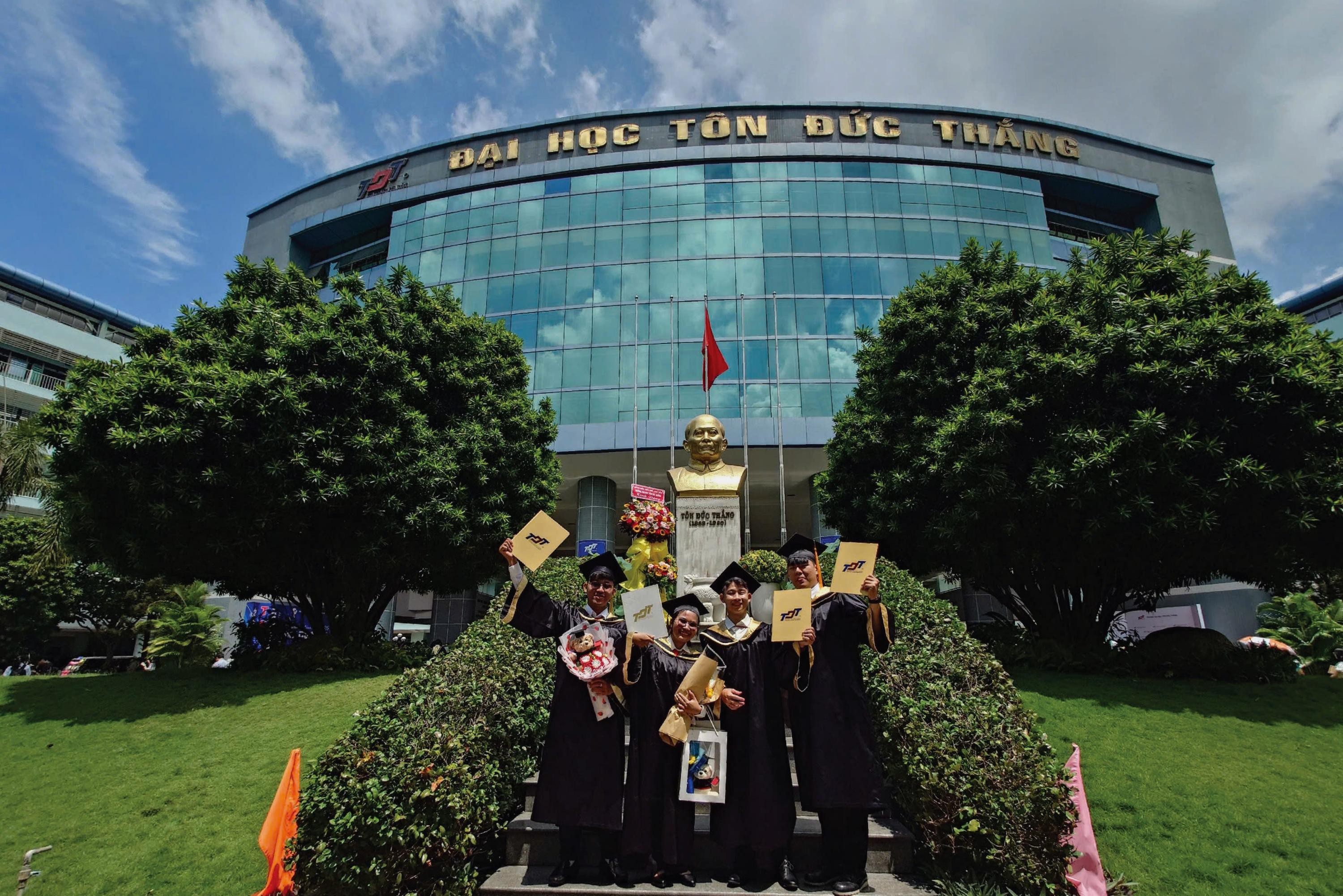 Tân Cử nhân, Kỹ sư trong đợt tốt nghiệp tháng 5/2025