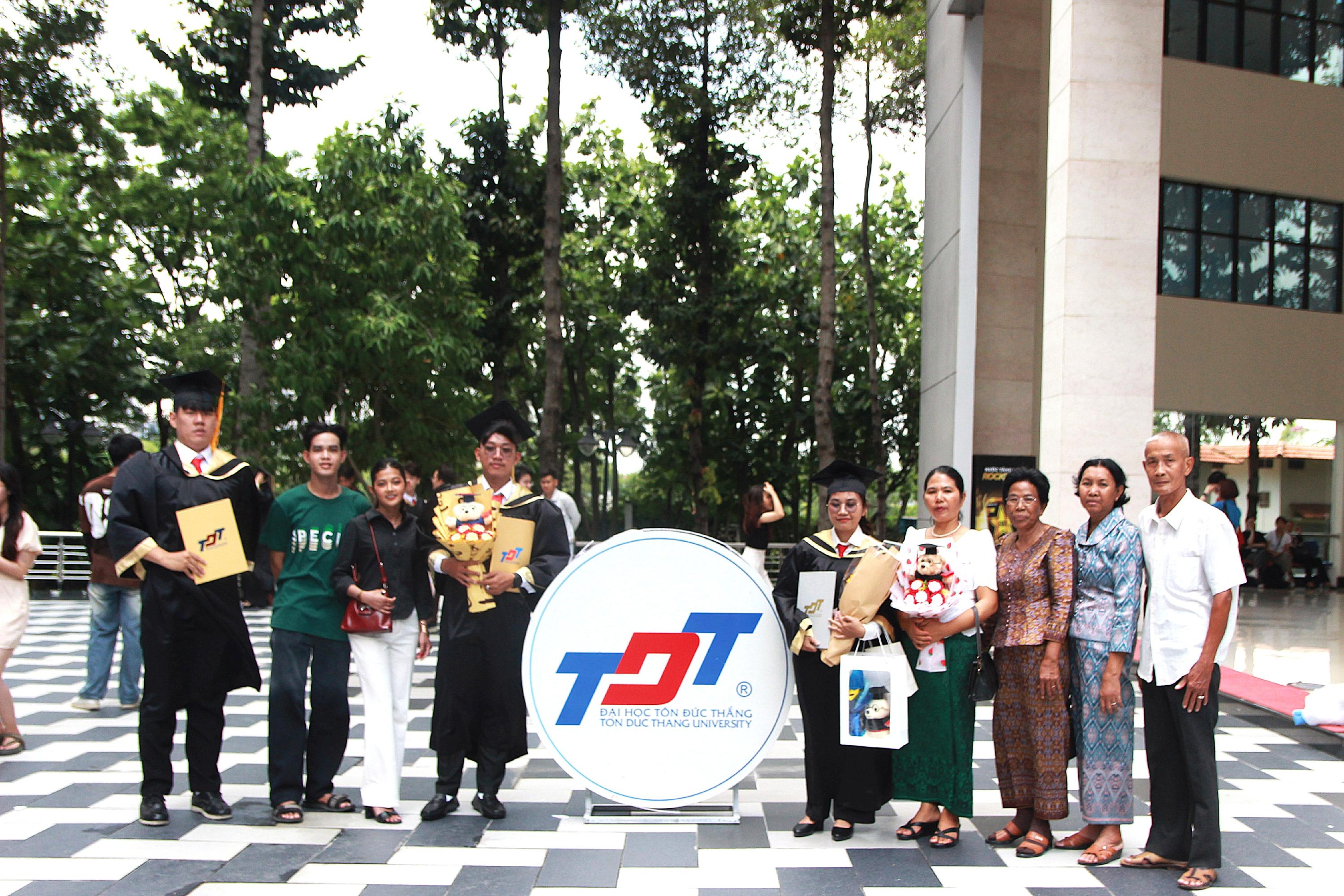 Tân Cử nhân, Kỹ sư trong đợt tốt nghiệp tháng 5/2025