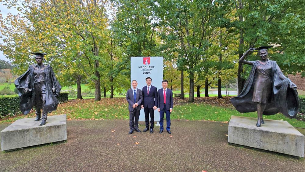 Đoàn công tác TDTU tham quan khuôn viên trường Đại học Macquarie