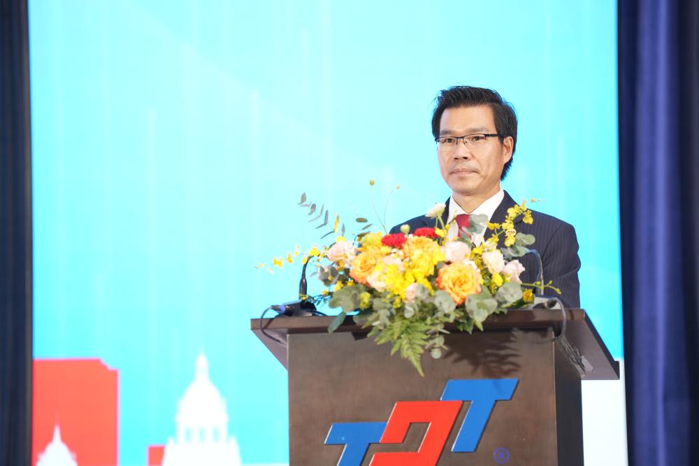 Dr. Tran Trong Dao - the President of TDTU, delivering the welcome speech.