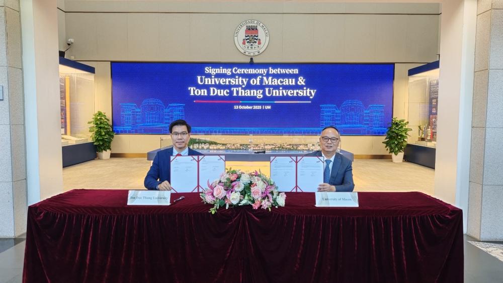 Lãnh đạo hai trường ký kết Biên bản ghi nhớ hợp tác