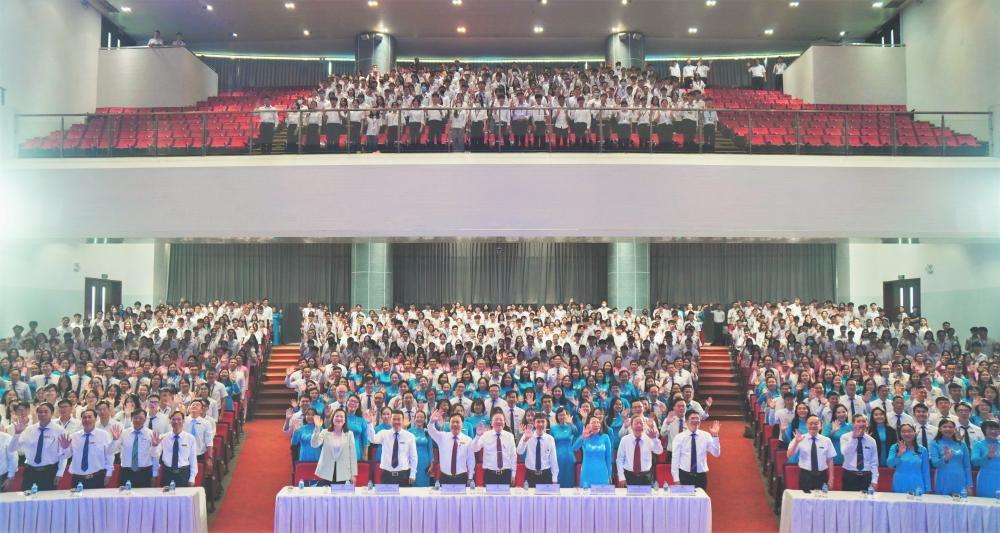 Tập thể thầy, trò TDTU hân hoan chào đón năm học mới 2025-2026
