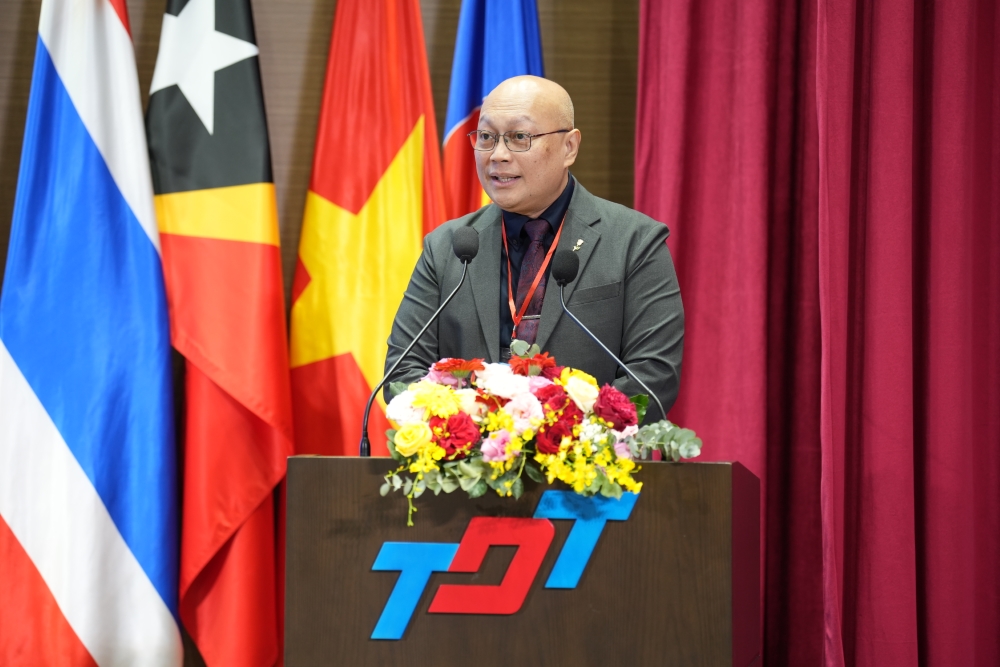 GS. TS. Arnel Onesimo O. Uy phát biểu tại lễ khai mạc