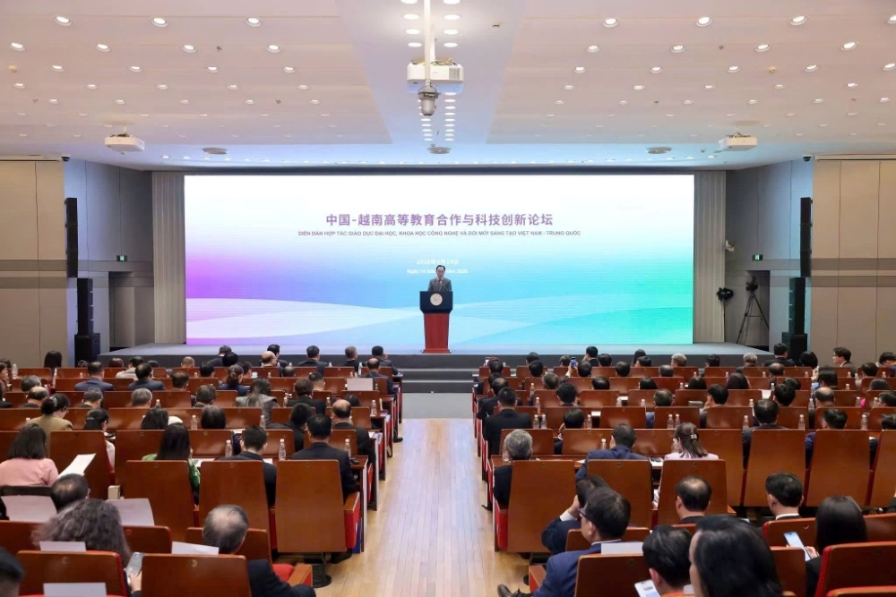 Bộ trưởng Bộ Giáo dục và Đào tạo Hoàng Minh Sơn phát biểu tại Diễn đàn