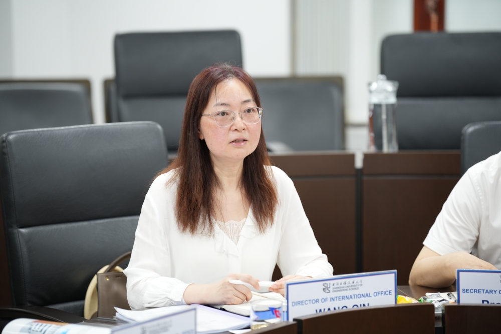 Đại diện hai trường trao đổi, thảo luận tại buổi làm việc