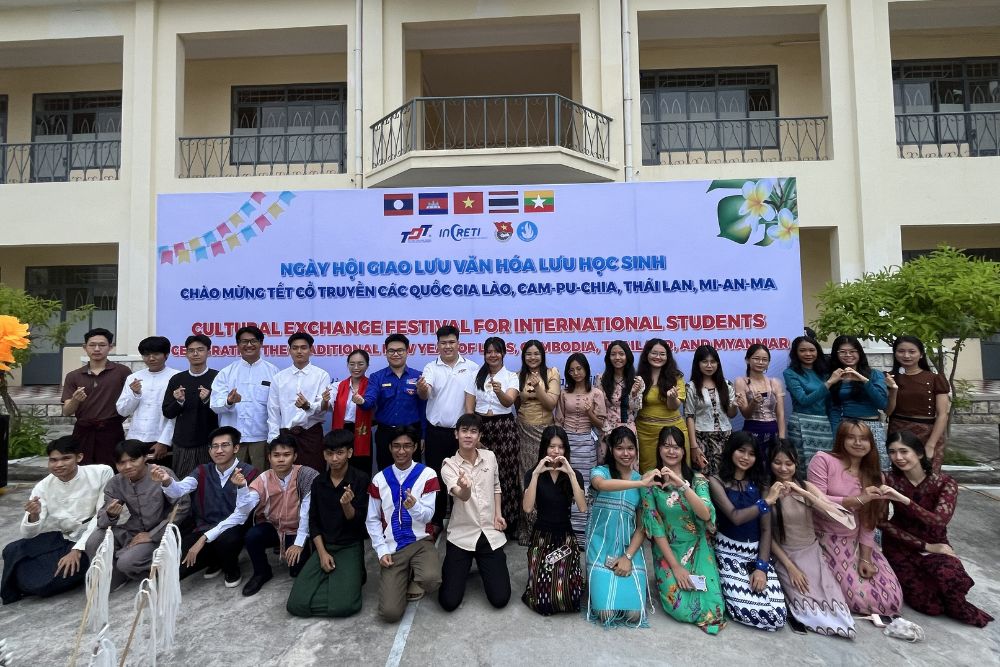 Rực rỡ sắc màu Tết cổ truyền Bunpimay và Chol Chnam Thmay tại TDTU Nha Trang