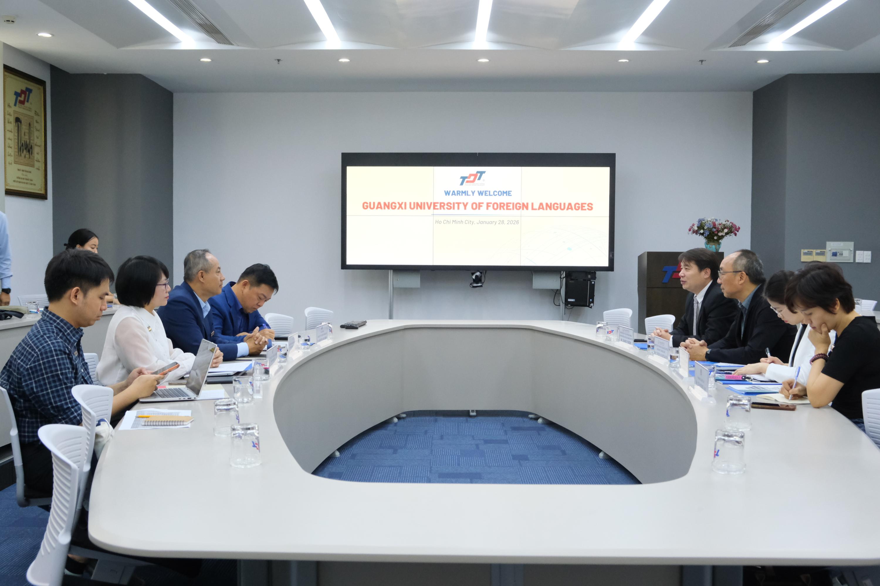 Toàn cảnh buổi làm việc