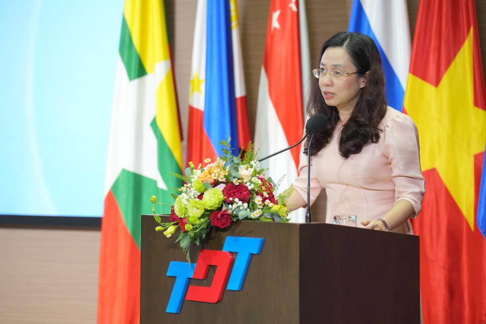 TS. Đồng Sĩ Thiên Châu – Phó Hiệu trưởng Nhà trường phát biểu trong Lễ khai mạc