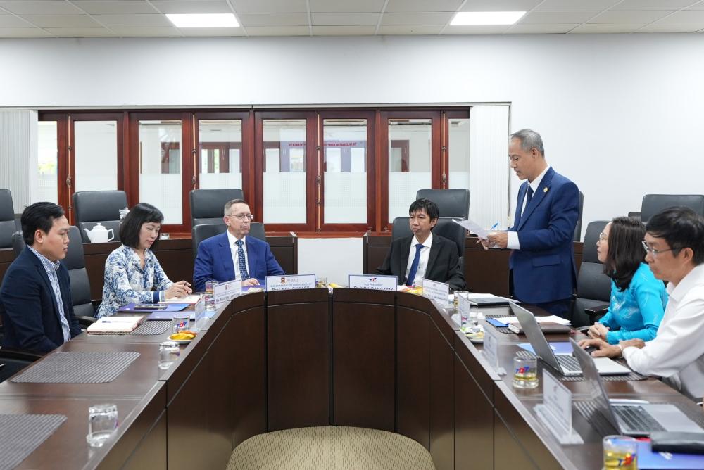 Toàn cảnh buổi làm việc