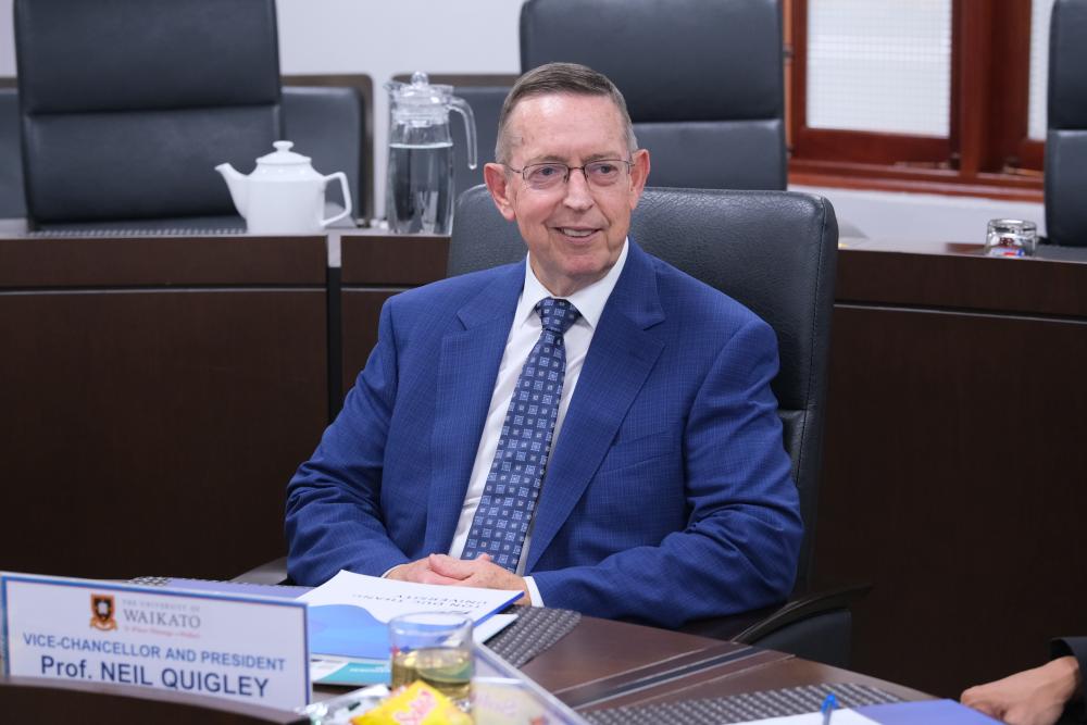 GS. Neil Quigley – Hiệu trưởng Trường Đại học Waikato phát biểu tại buổi làm việc