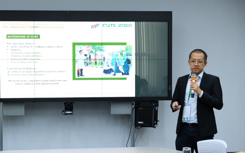 Các học giả quốc tế trình bày tham luận tại hội thảo CUTE 2026 - Ảnh: TDTU