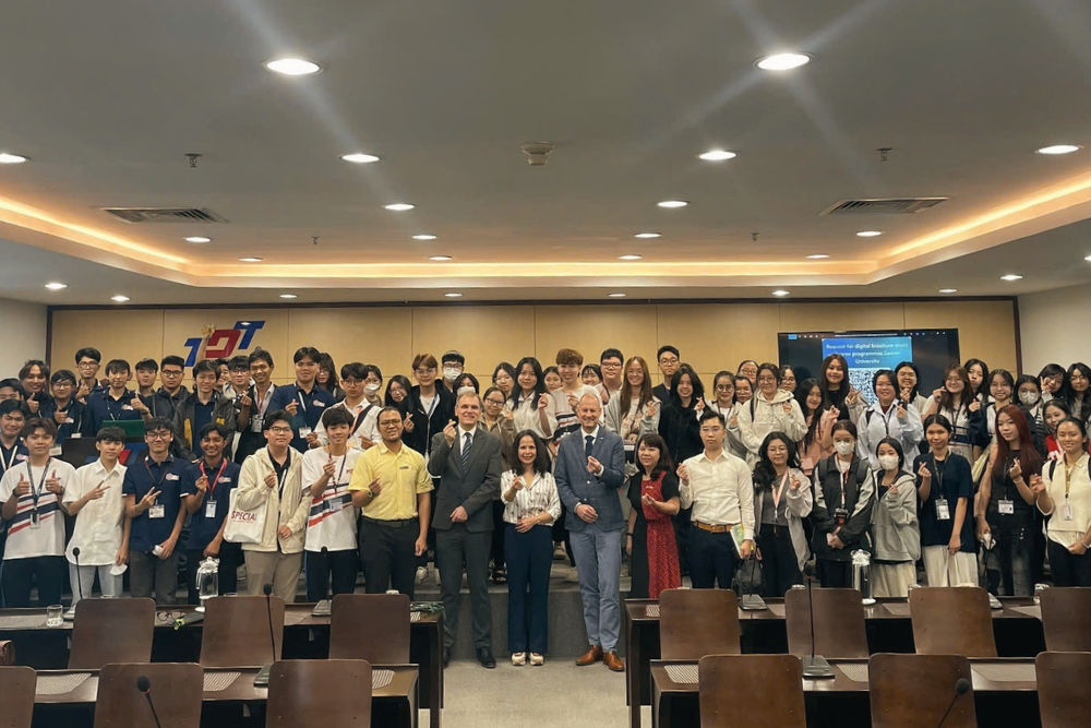 Các bạn sinh viên TDTU tham dự buổi workshop chia sẻ thông tin cùng thầy cô từ Trường Đại học Khoa học ứng dụng Saxion 