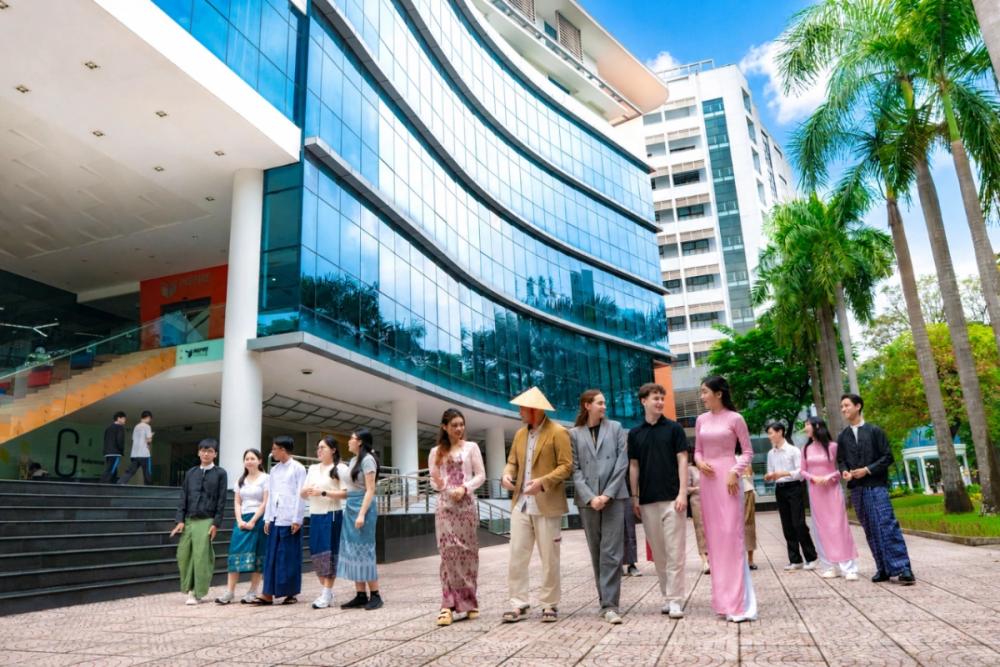 Môi trường đa văn hóa tại TDTU mang lại cơ hội giao lưu, học hỏi thực tiễn và mở rộng góc nhìn toàn cầu cho người học.